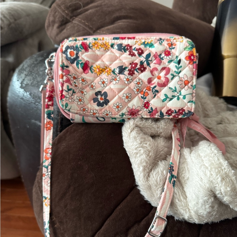 Vera Bradley rfid carryall crossbody